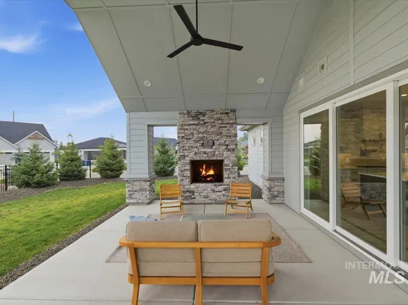 125 S Eagles Roost Way, Eagle, ID 83616