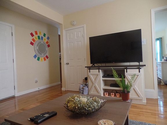 4th image of 17 Aspinwall Ave #2ZR