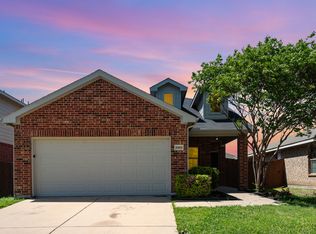 2003 Peony St, Heartland, TX 75126