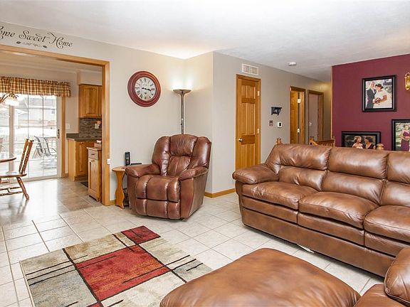 5th image of 1021 Calumett Dr