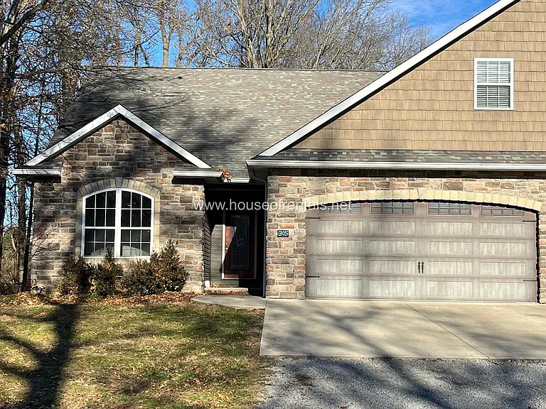 305 McVicker Dr #1 — Photo 1