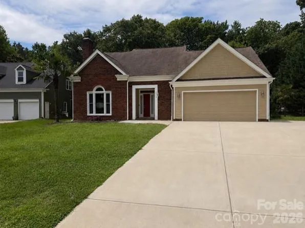 9912 Park Springs Ct, Charlotte, NC 28210