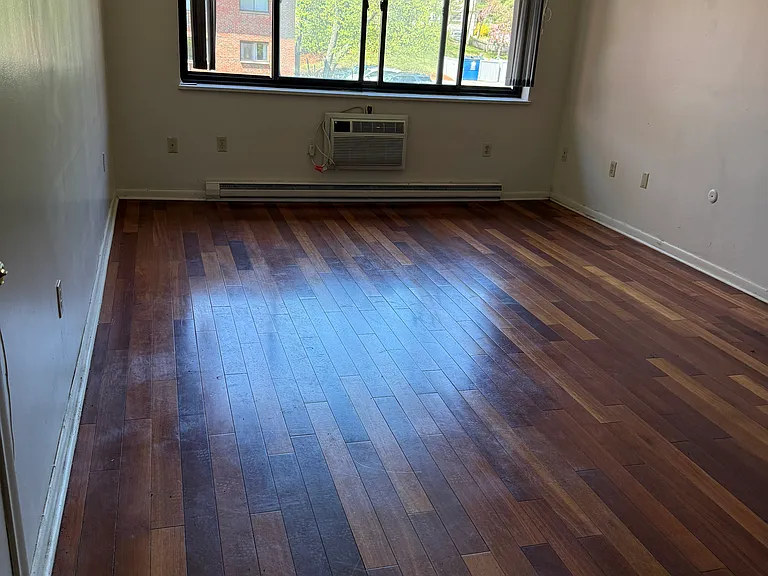 1323 Worcester Rd — Photo 5