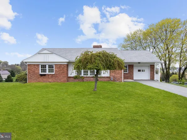 121 N Camp St, Windsor, PA 17366