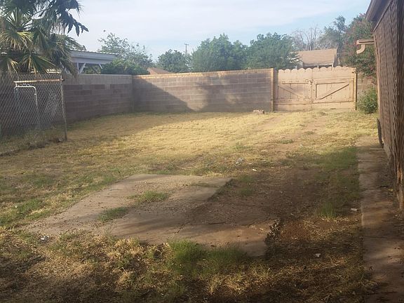 RV parking fenced yard