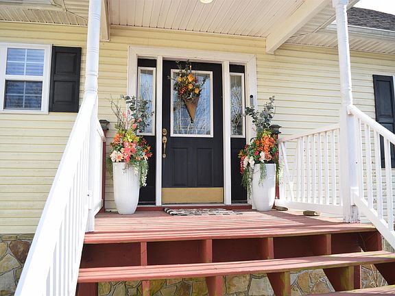 5th image of 143 Rock Hill Rd