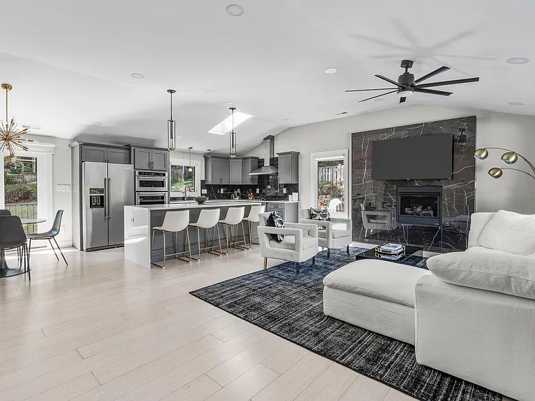 3513 Brook Dr — Photo 7