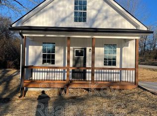 1112 E Madison Ave, Athens, TN 37303