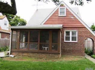 23507 Seward Ave, Bellerose Manor, NY 11427