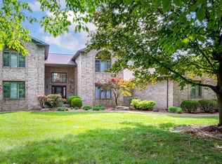 34 Cheshire Dr, Maryville, IL