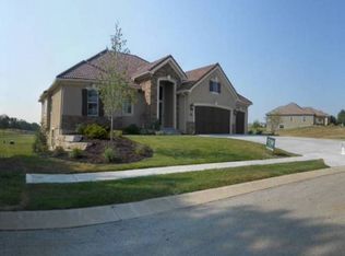 5715 NW 103rd St, Kansas City, MO 64154