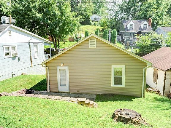 3rd image of 1715 Claire St