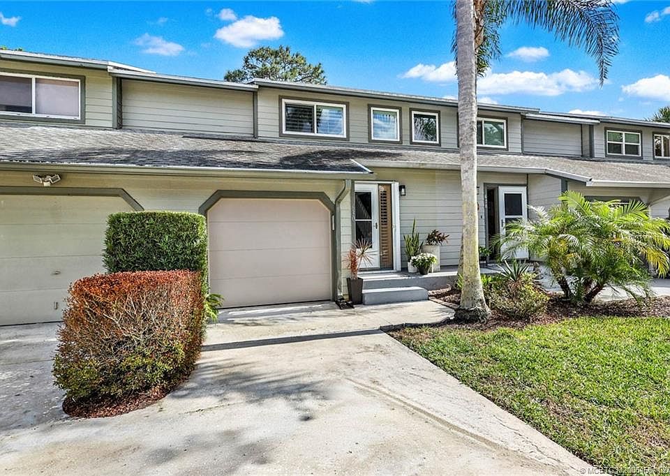 1st image of 630 NE Wax Myrtle Way
