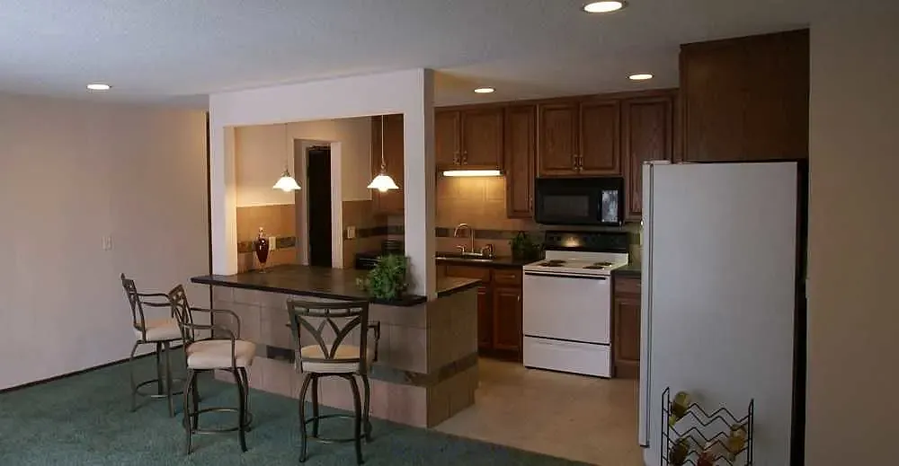 Pleasant Apartments — Photo 1