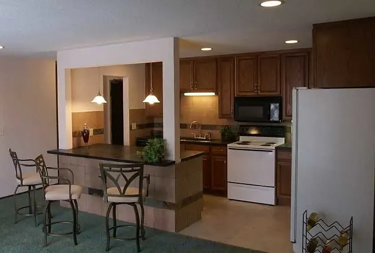 Pleasant Apartments — Photo 1