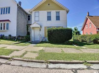 425 10th St, Moline, IL 61265