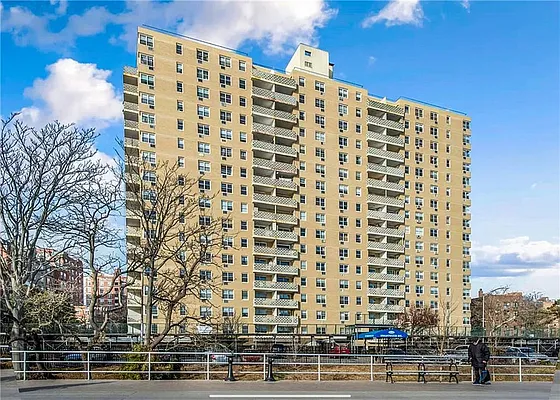 Sold by Remax Edge | media 1