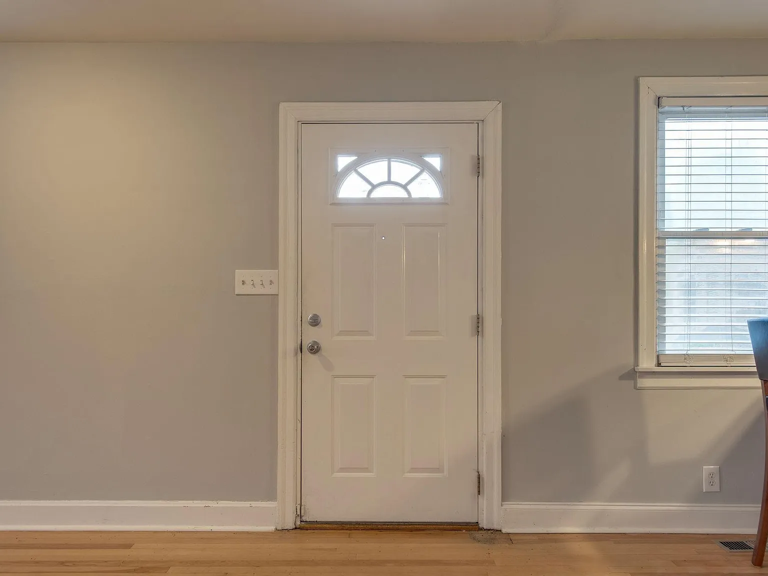 2 bed, 1000 sqft, $2,250 — Photo 3