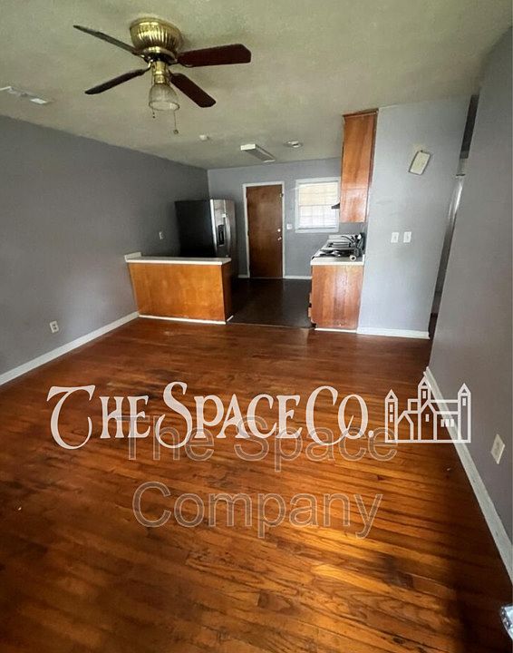 2nd image of 2592 Midland Park Rd #A