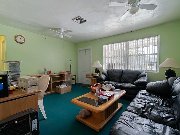 5th image of 930 N C Street