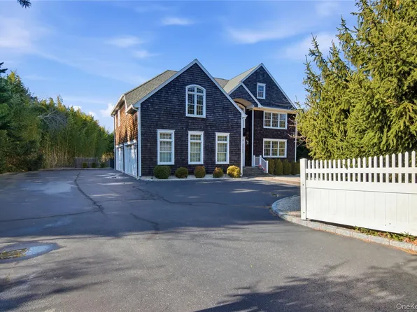 69 Old Depot Rd, Quogue, NY 11942