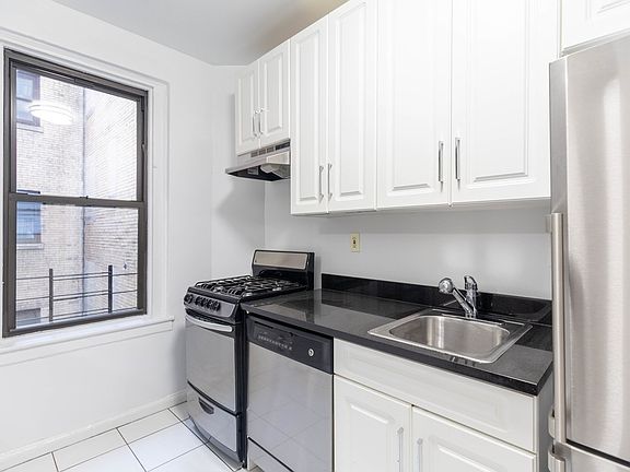 5th image of 140 W 55th St #C8