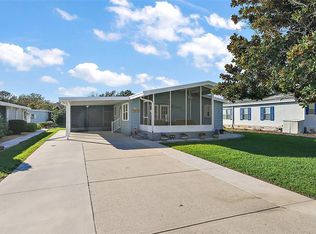 562 Saint Johns Rd, Tavares, FL 32778