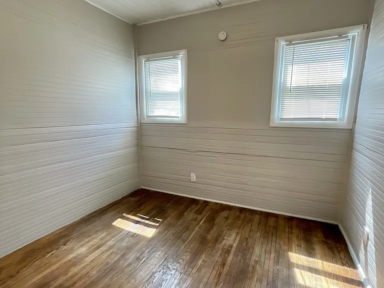 3921 Norledge Ave #1E — Photo 11