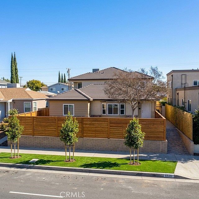 1st image of 6550 Balboa Blvd