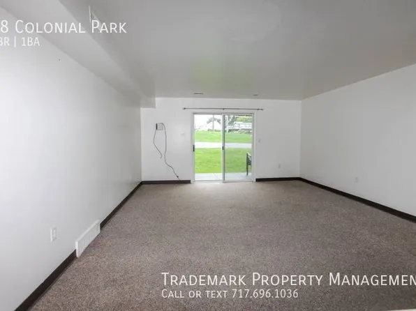 18 Colonial Park, New Holland, PA 17557