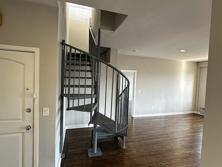 Boulevard Apartments — Photo 23