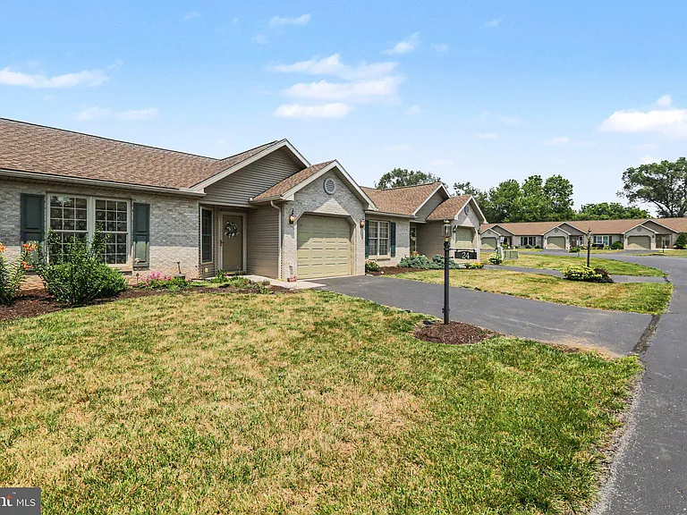24 Mel Ron Ct — Photo 3
