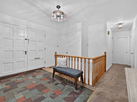 3rd image of 11 Regency Sq