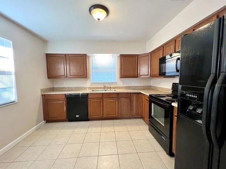209 Avenue B SE #B — Photo 4