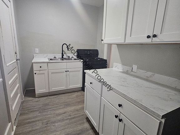 4th image of 2042-2046 W 4th St #8