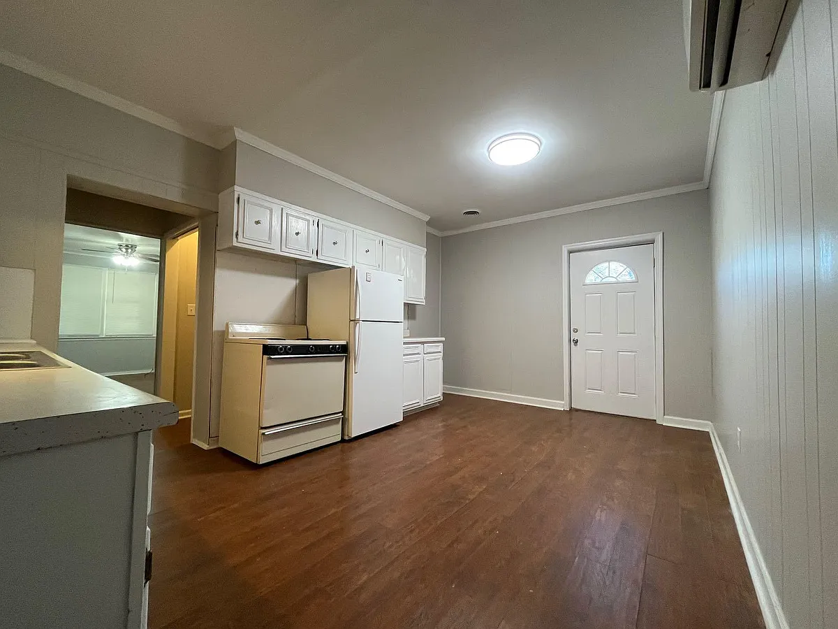 Building Photo - 704 Blue Ridge Ave #1