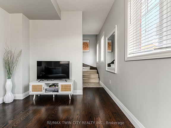 4th image of 310 Fall Fair Way