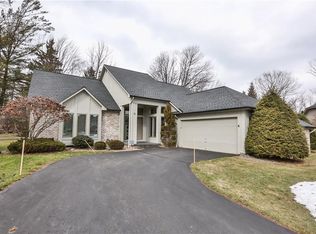 6 Bridge Water Ct, Pittsford, NY 14534