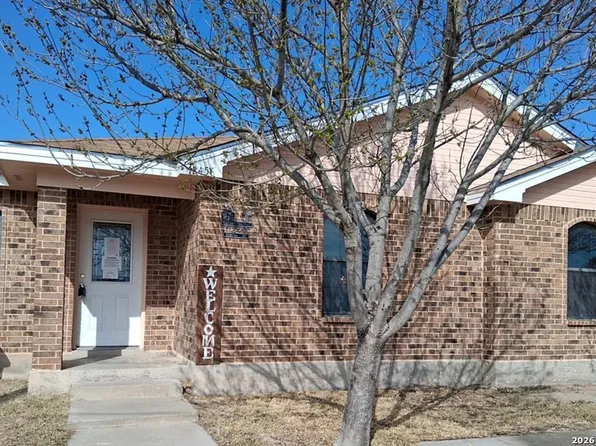 1245 De Bona Dr, Eagle Pass, TX 78852
