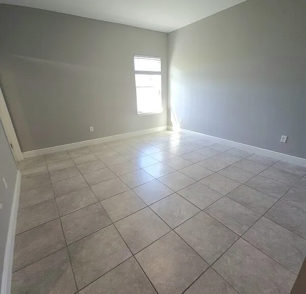 2210 SW 167th Pl — Photo 10