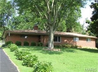 107 Pleasant View Dr, Ballwin, MO 63011