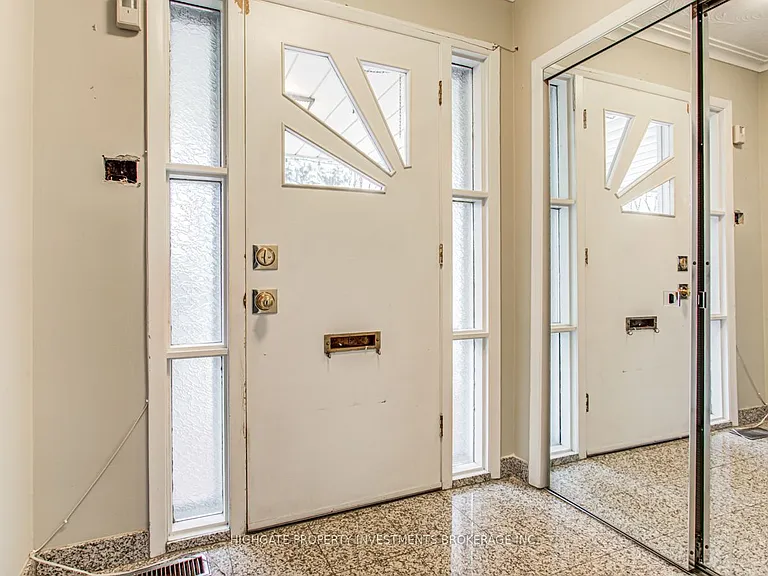 33 Paulvale Cres #UPPER — Photo 4