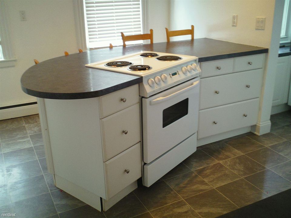 Kitchen range penninsula
