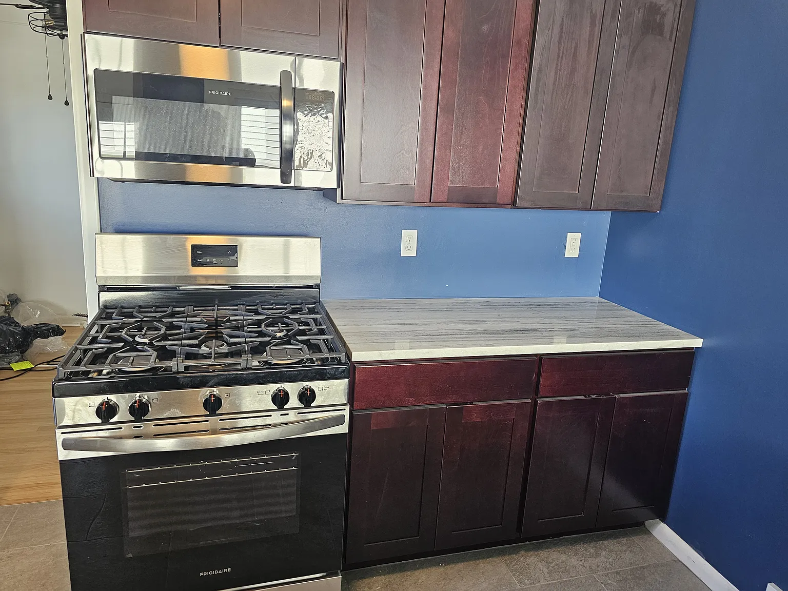 3 bed, 1200 sqft, $2,200 — Photo 4
