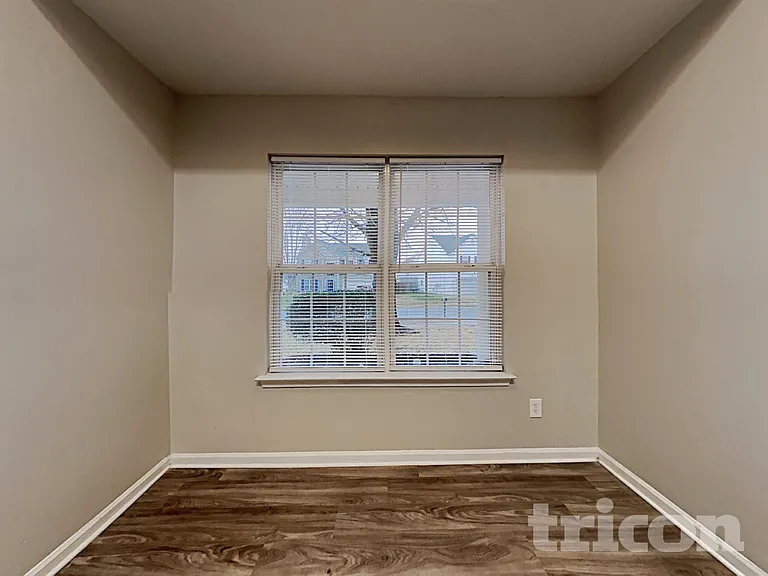 7715 Hidden Creek Dr — Photo 4