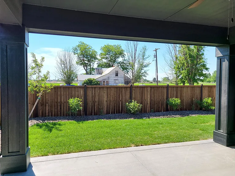 409 S Hamlin Ln — Photo 39
