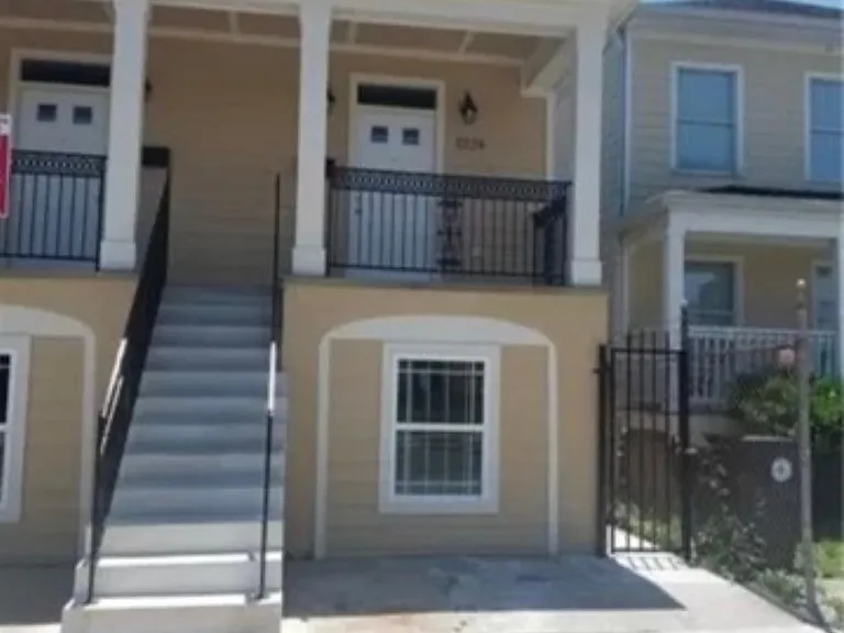 2228 Magnolia St — Photo 6