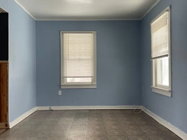 785 S Broadway St APT 2, Coal City, IL 60416