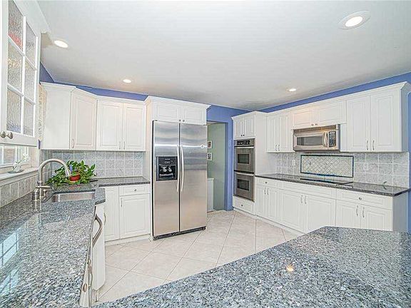 4th image of 63 Miller Ave