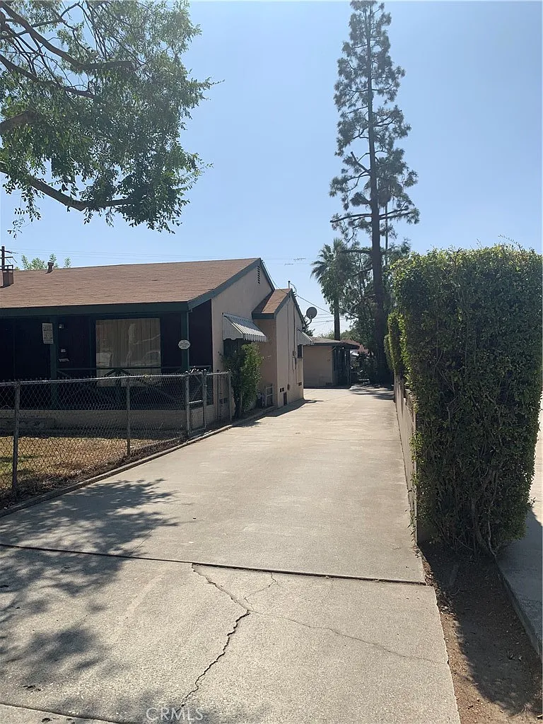 2 bed, 800 sqft, $2,600 — Photo 1